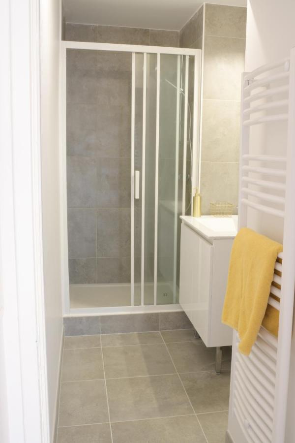 Appart T2 Avec Terrasse, Parking Et Wifi Angouleme Exterior photo