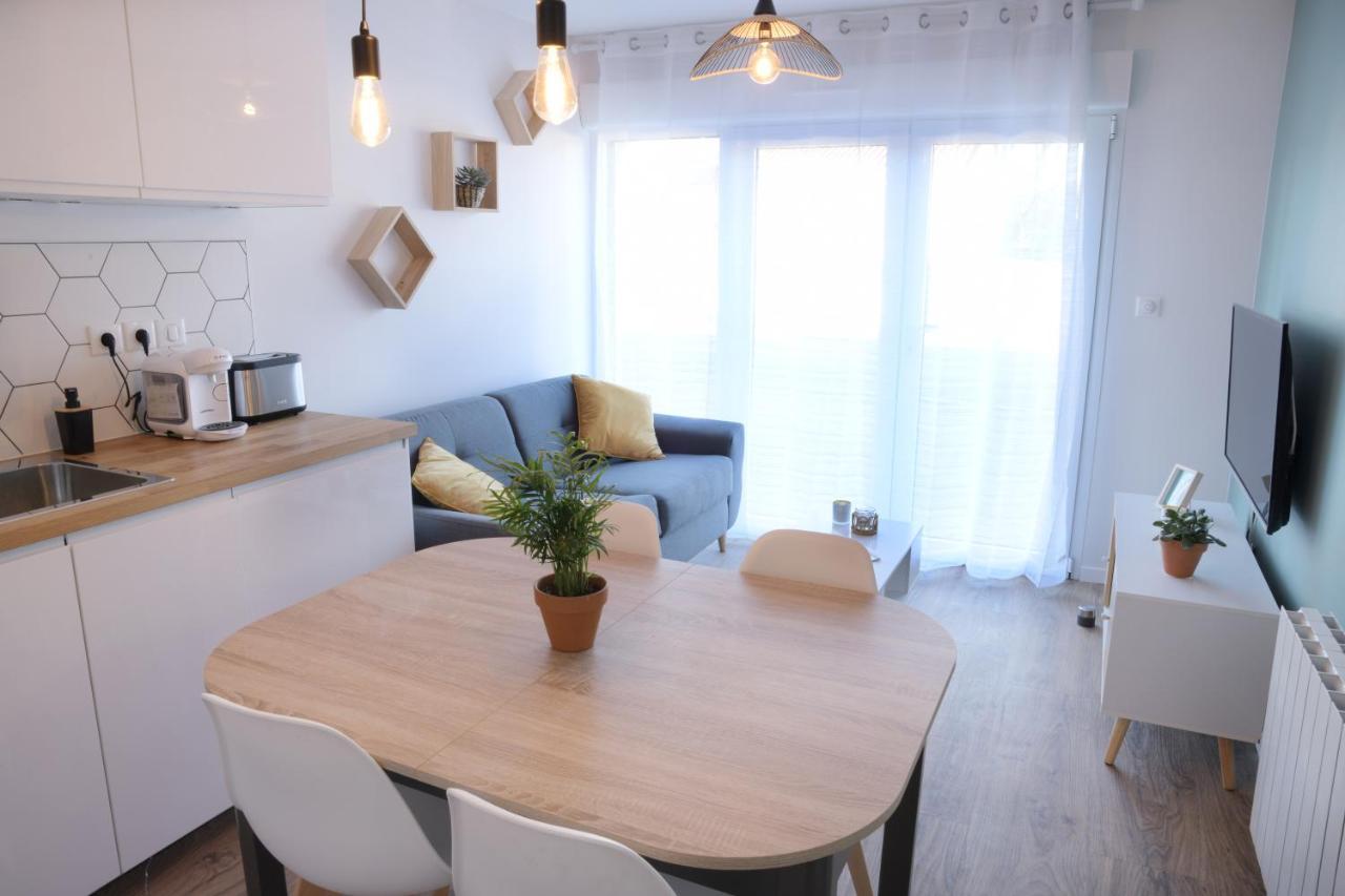 Appart T2 Avec Terrasse, Parking Et Wifi Angouleme Exterior photo