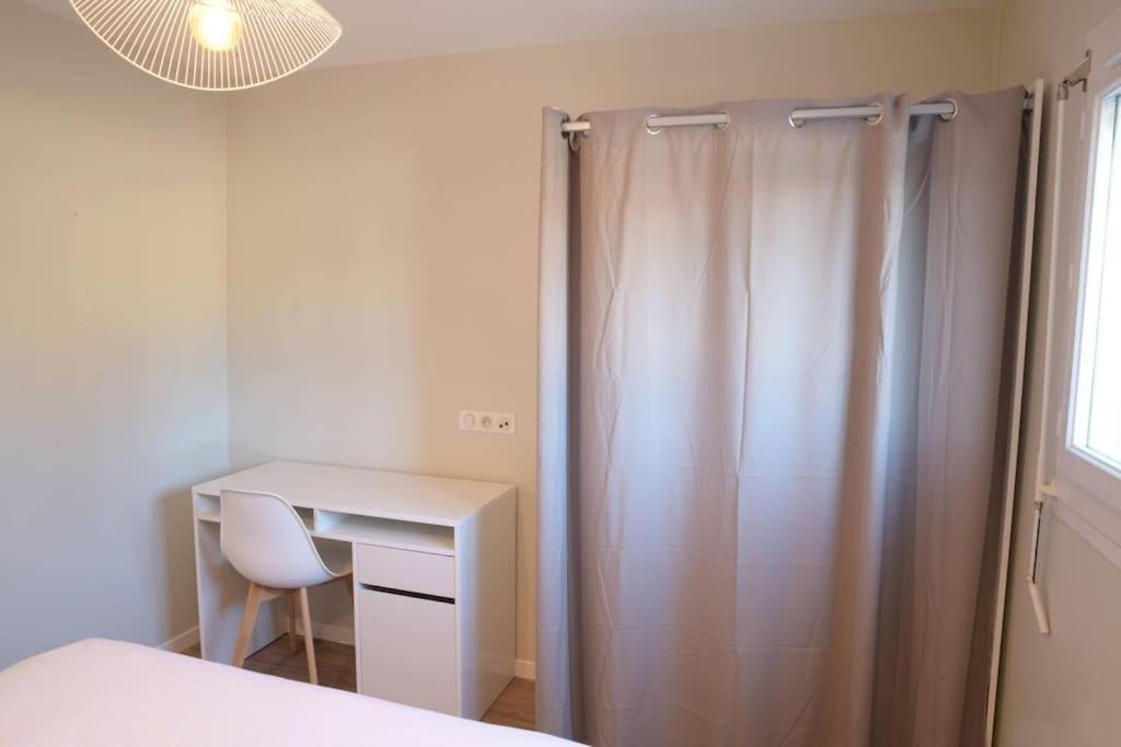 Appart T2 Avec Terrasse, Parking Et Wifi Angouleme Exterior photo